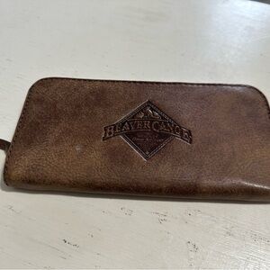 beaver canoe / roots Brown Leather wallet lots of pockets